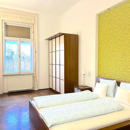 Stunning 150m2 3-bedroom With Balcony בודפשט