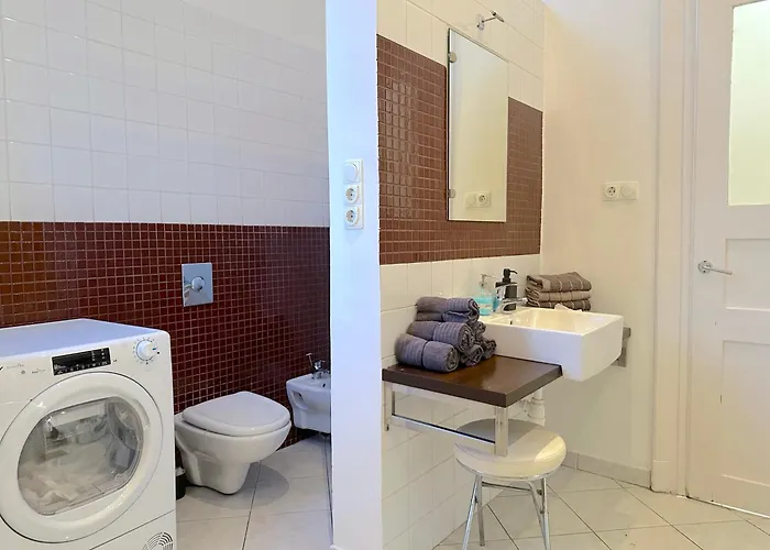 Stunning 150m2 3-bedroom With Balcony * ブダペスト