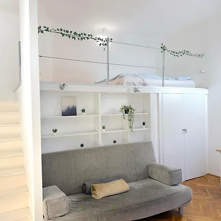 Apartment Stunning 150m2 3-bedroom With Balcony