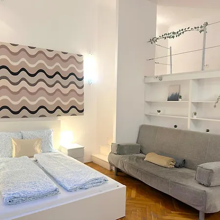 Stunning 150m2 3-bedroom With Balcony Apartmán Budapešť