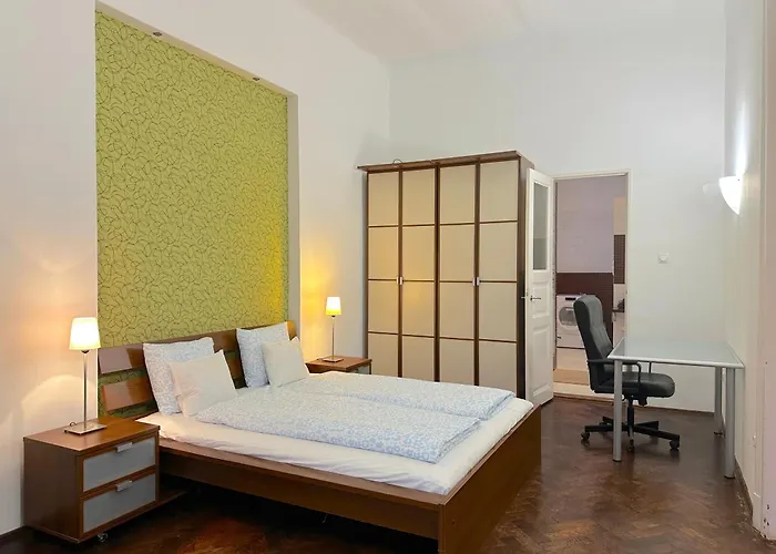 Stunning 150m2 3-bedroom With Balcony *