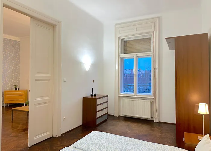 דירה Stunning 150m2 3-bedroom With Balcony *