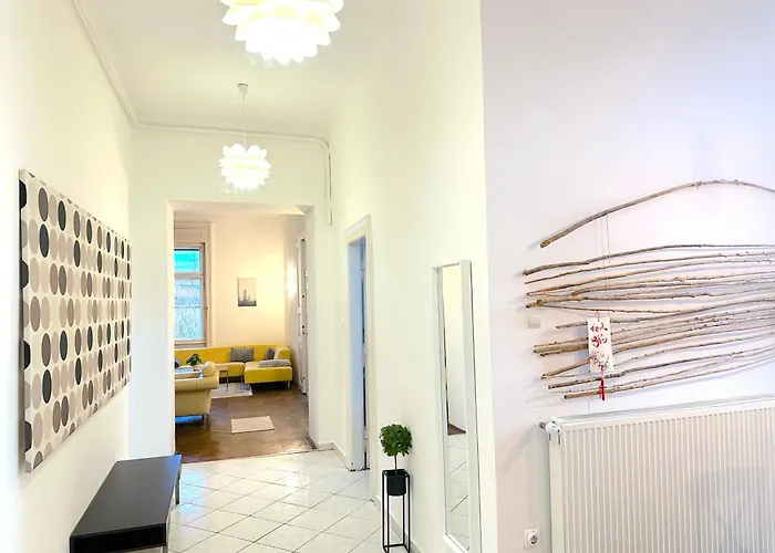 Stunning 150m2 3-bedroom With Balcony בודפשט